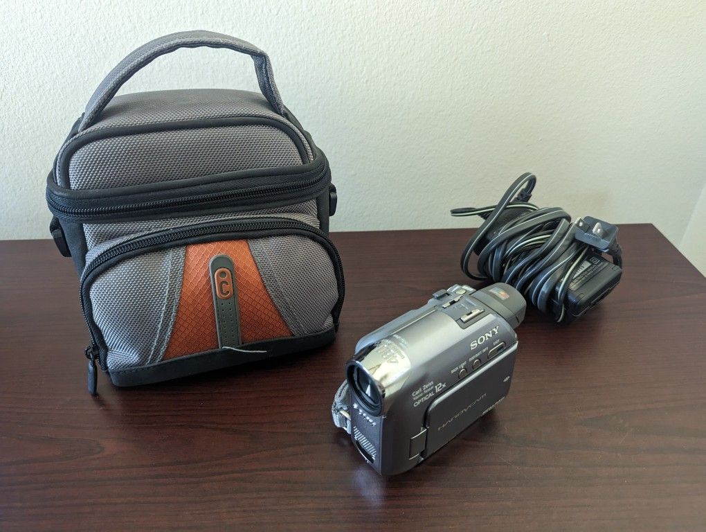Sony Handycam DCR-HC42 MiniDV Camcorder Camera Made In Japan Carl Zeiss 12x Zoom