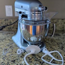 KitchenAid Artisan 5 qt Tilt Head Stand Mixer