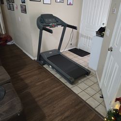SUNNY HEALTH AND FITNESS TREADMILL