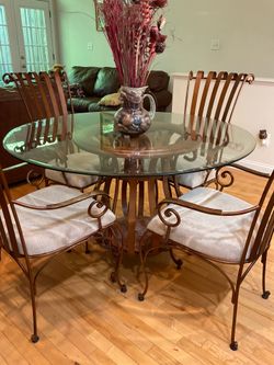 Wrought Iron Glass Table w/4 Chairs and Bakers Rack