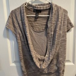 Women’s top size medium
