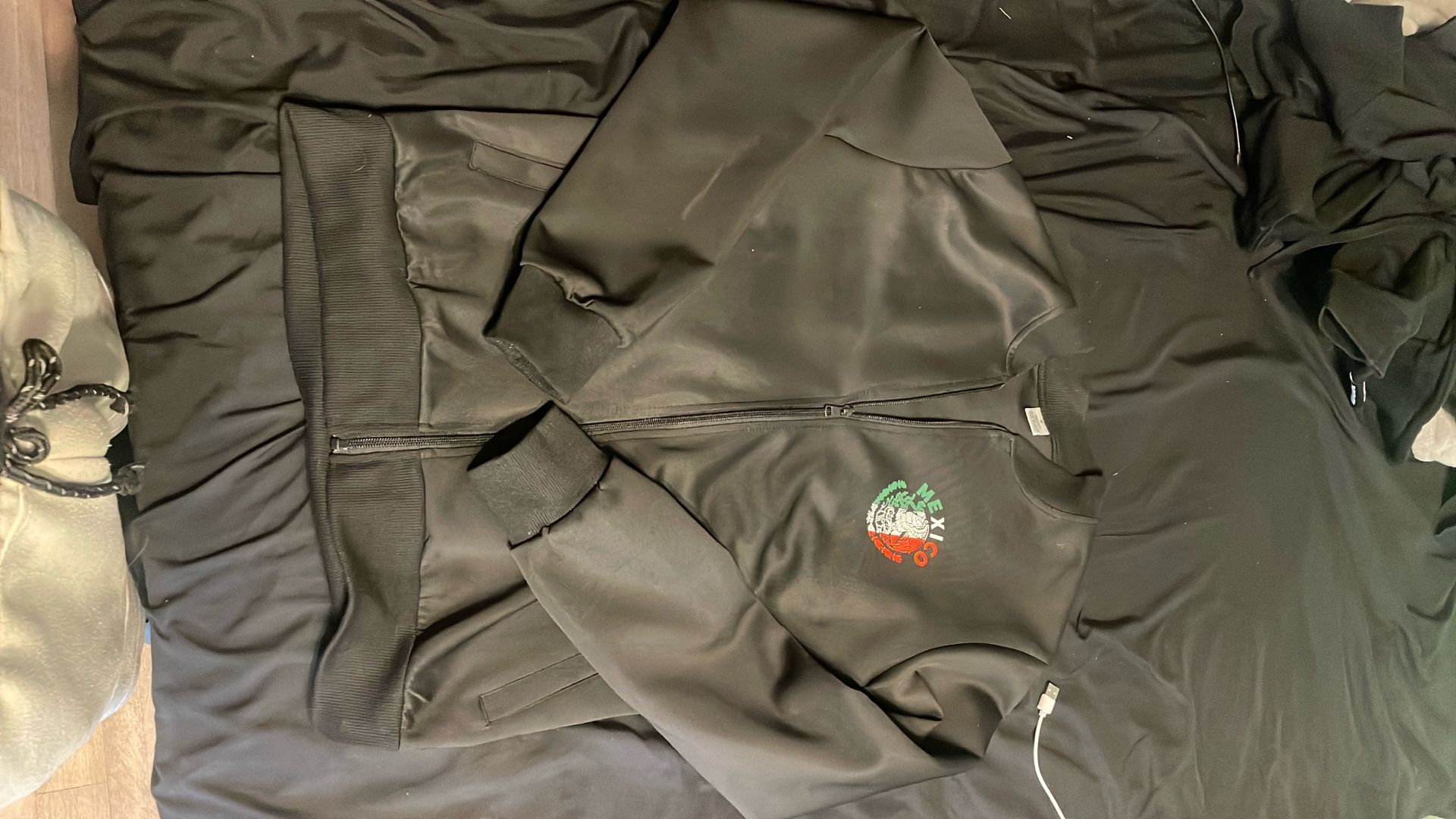 Small mexico zip up jacket 