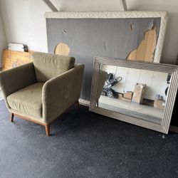 FREE Chair, Queen Bed Wood Box Frame, Mirror Furniture 