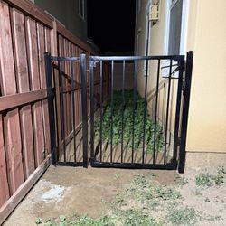 FENCE PANELS, GATES - Steel Fencing 