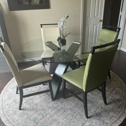 Beautiful Dining Table With 4 Chairs and Rug Included