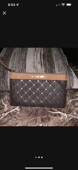 Michael Kors Wristlet 