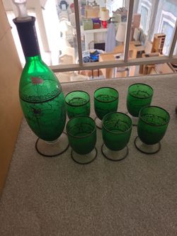 Vintage Green Glass Decanter & Glass Set – Hand Painted Scene – Retro Barware