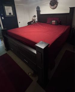 King bed frame