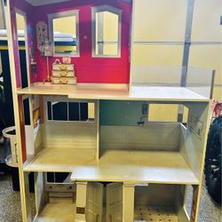 . Rainbow High Doll House