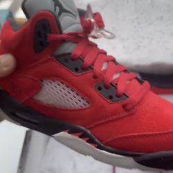 Jordan Retro 5 RED size 3.5Y BRAND NEW w/ box