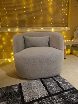 Bruschi 34" Inch Boucle Upholstered Swivel Armchair 