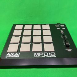 Selling a pair of KRK RP5 Rokit 5 G4 studio monitors (White edition).  Purchased in 2025, used lightly in a home studio.  Condition is excellent - eve