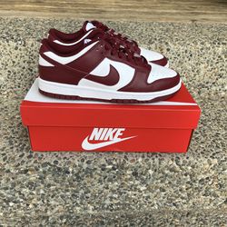 Size 8.5 Team Red Dunk