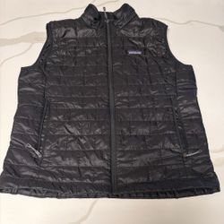 Patagonia Men’s Vest Size Medium