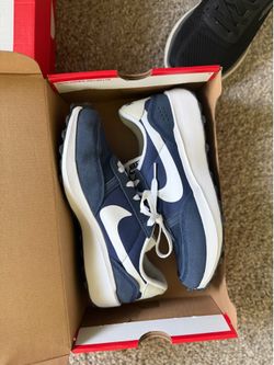 Nike waffle navy size 8 1/2