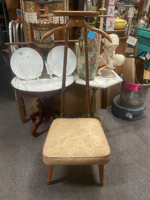 Vintage Mid Century Modern Mens Valet Chair