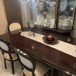 Dinning Table 