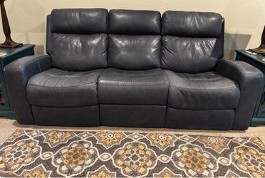 Leather sofa w/power seats