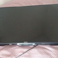 Tv Sony 55"  With The TV Wall Mount