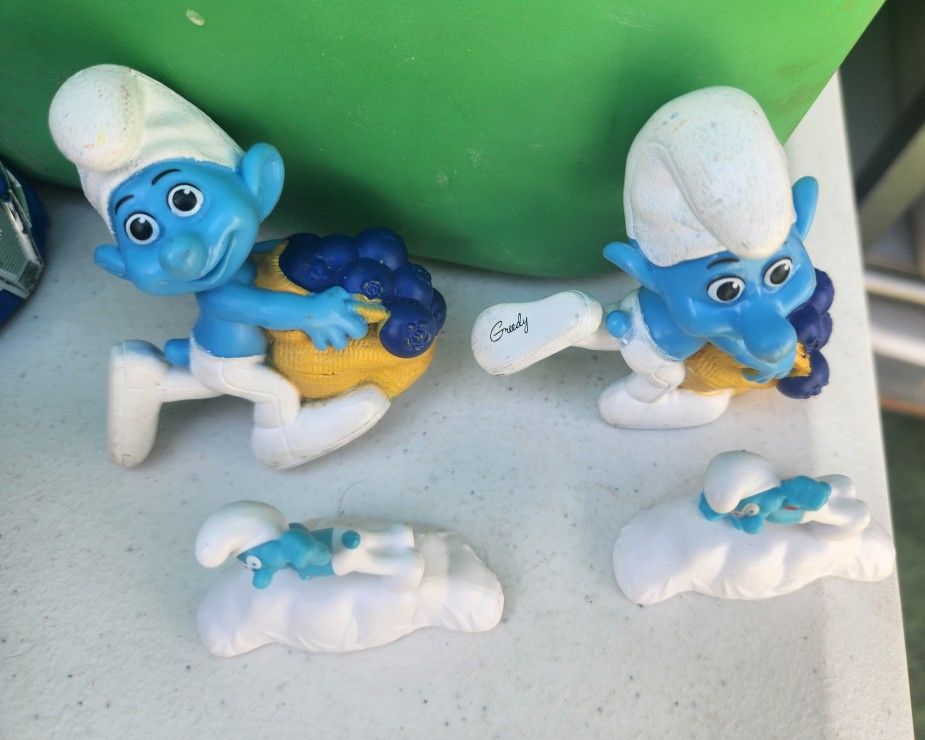 Vintage Smurfs X 4 Or Rug Rats X 3