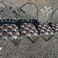 Set Of 4 Chairs 