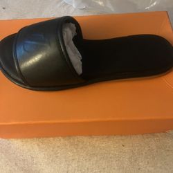 WOMEN FLATS SIZE 7