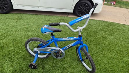 KIDS PICK. BLUE  COLOR. EXCELLENT CONDITION