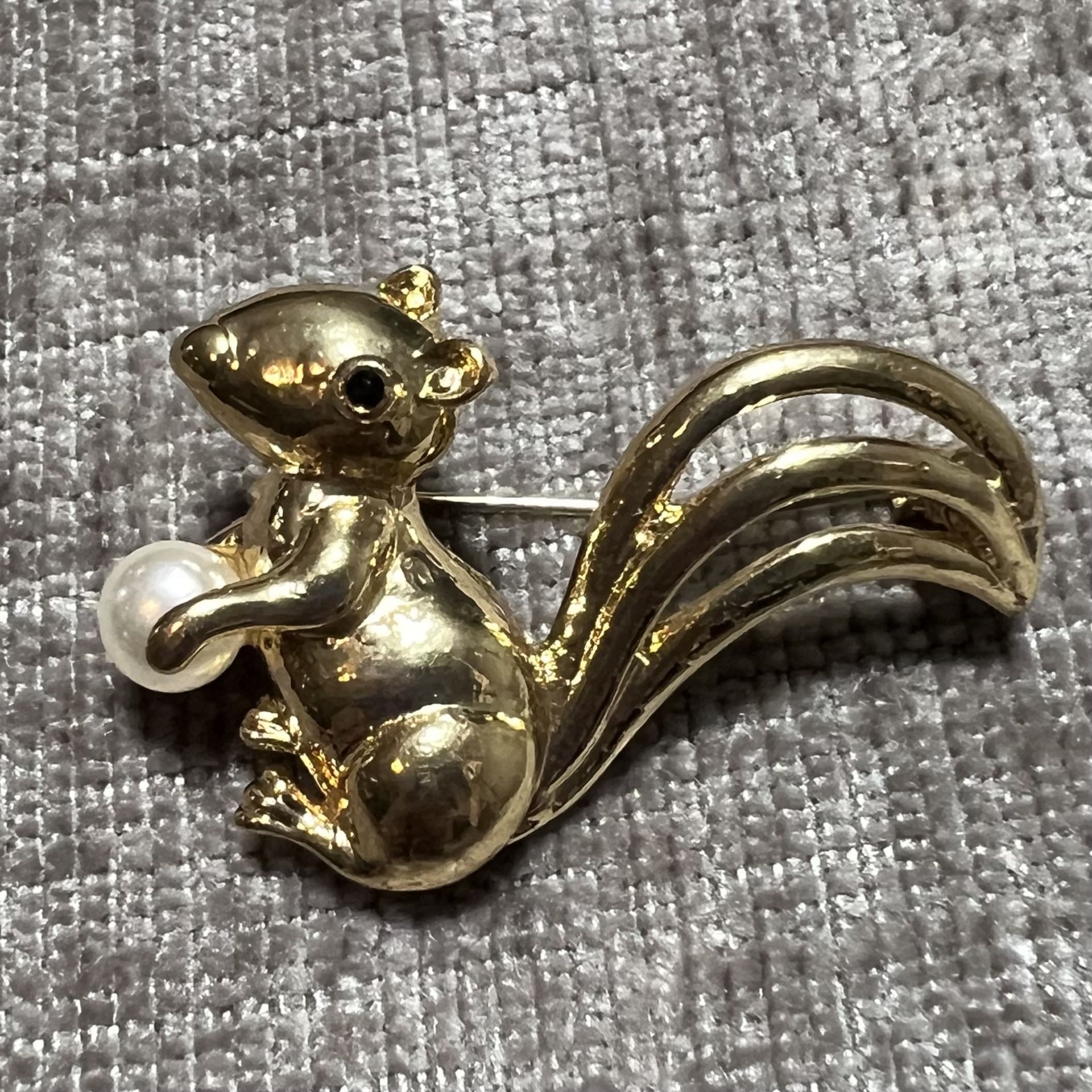 Vintage Golden Squirrel With Pearl Cute Brooch Pin