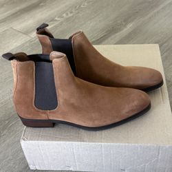 NEW BROWN BOOTS