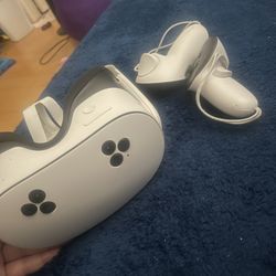 Oculus Quest Three