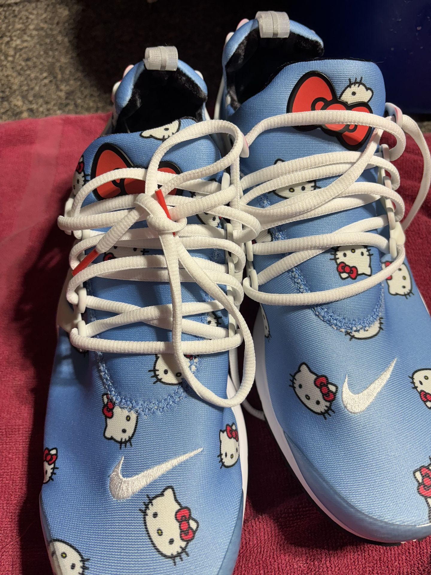 Nike Hello Kitty