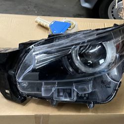 2017 To 2021 Mazda Cx-9 Left Driver Side Headlight Has Some Damage 