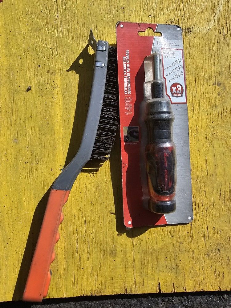 Screw Driver Set Plus Bonus Wire Brush