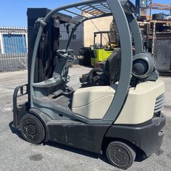 Crown Forklift 5000 Lbs Triple Stage