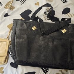 AVON LARGE TOTE BAG WITH GOLD SEPERTE PURSE AND ID HOLDER