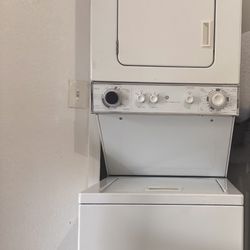 Lavadora Y Secadora 24”