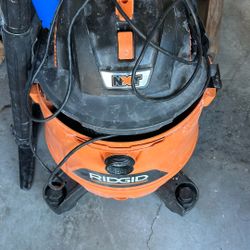 Rigid Shop Vac With All Attachments Works Great Less Than A Year Old