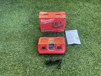 Milwaukee M18 Dual Bay Simultaneous Rapid Charger