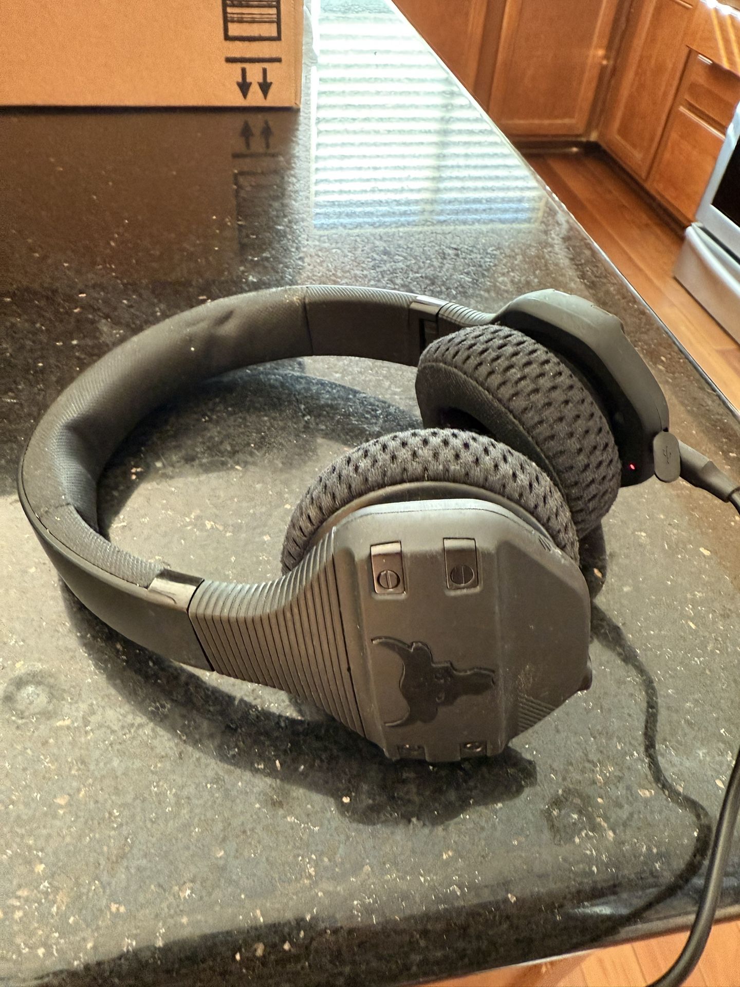 Under Armour, JBL headphones, the rock edition