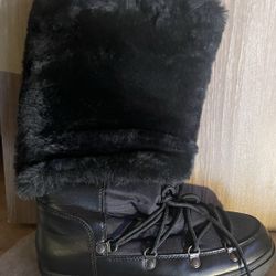 Black fur winter boots