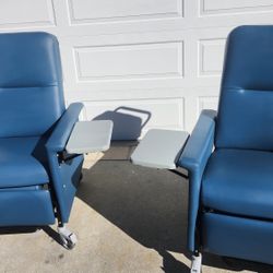 Two Professional Medical Recliner Chairs–Excellent cond-Dialysis/Infusion/Therapy