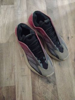 Adidas Yeezys V3 Fade