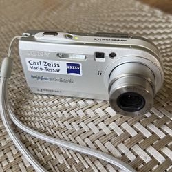 Sony Cyber Shot  Digital Camera 5.1 MP