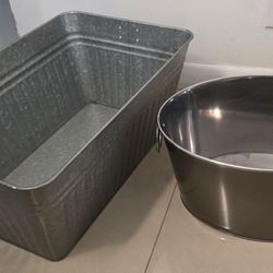 2 pieces 01 is galvanized rectangle measuring 22" wide x 15" deep x 10" high and the other is made of stainless steel and measures 16.5" x 12" high