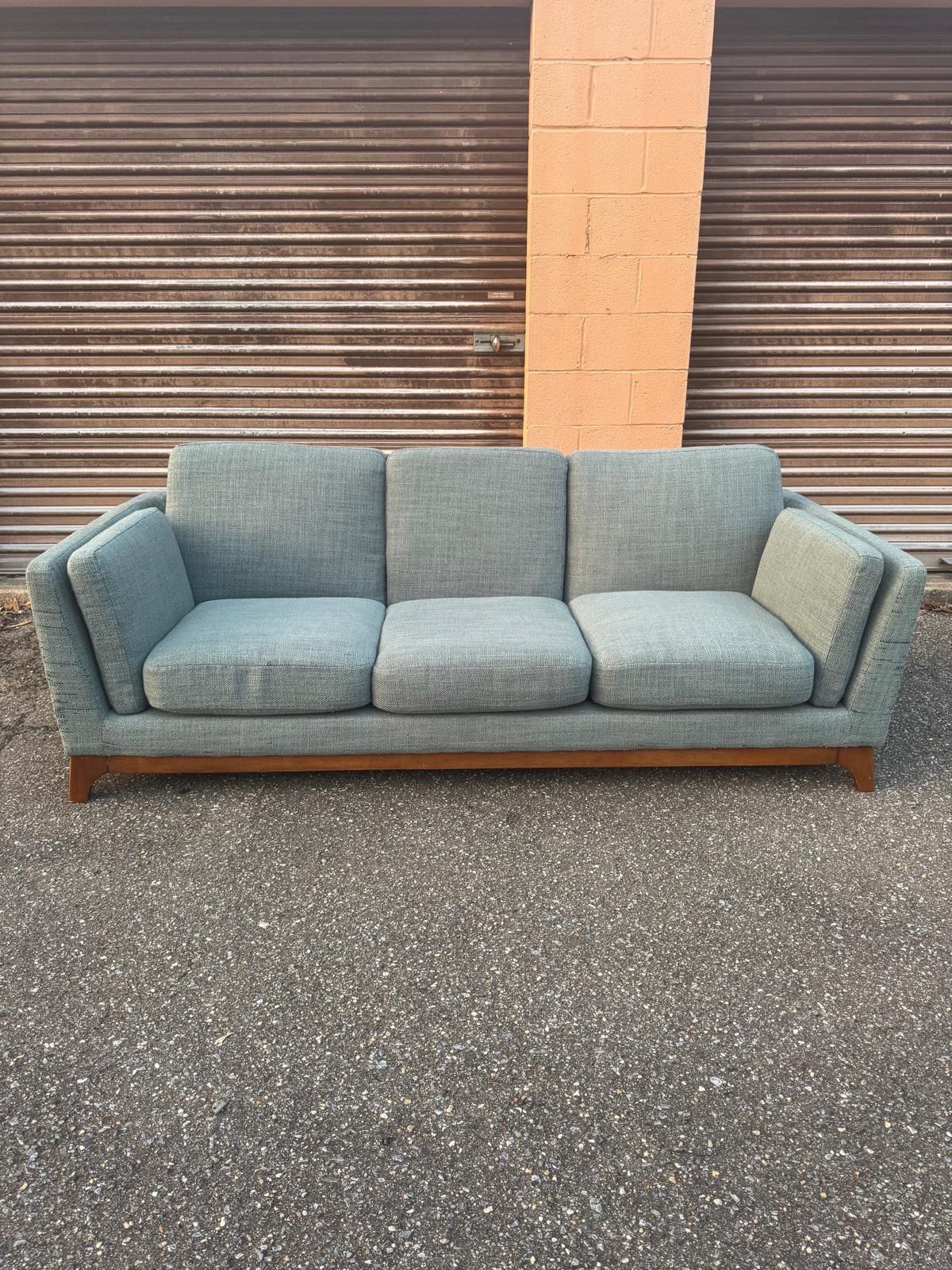 (Delivery Included!) Green Article Couch