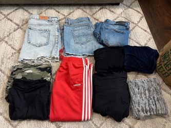 CLOSET CLEAN-OUT SALE! 🛍️