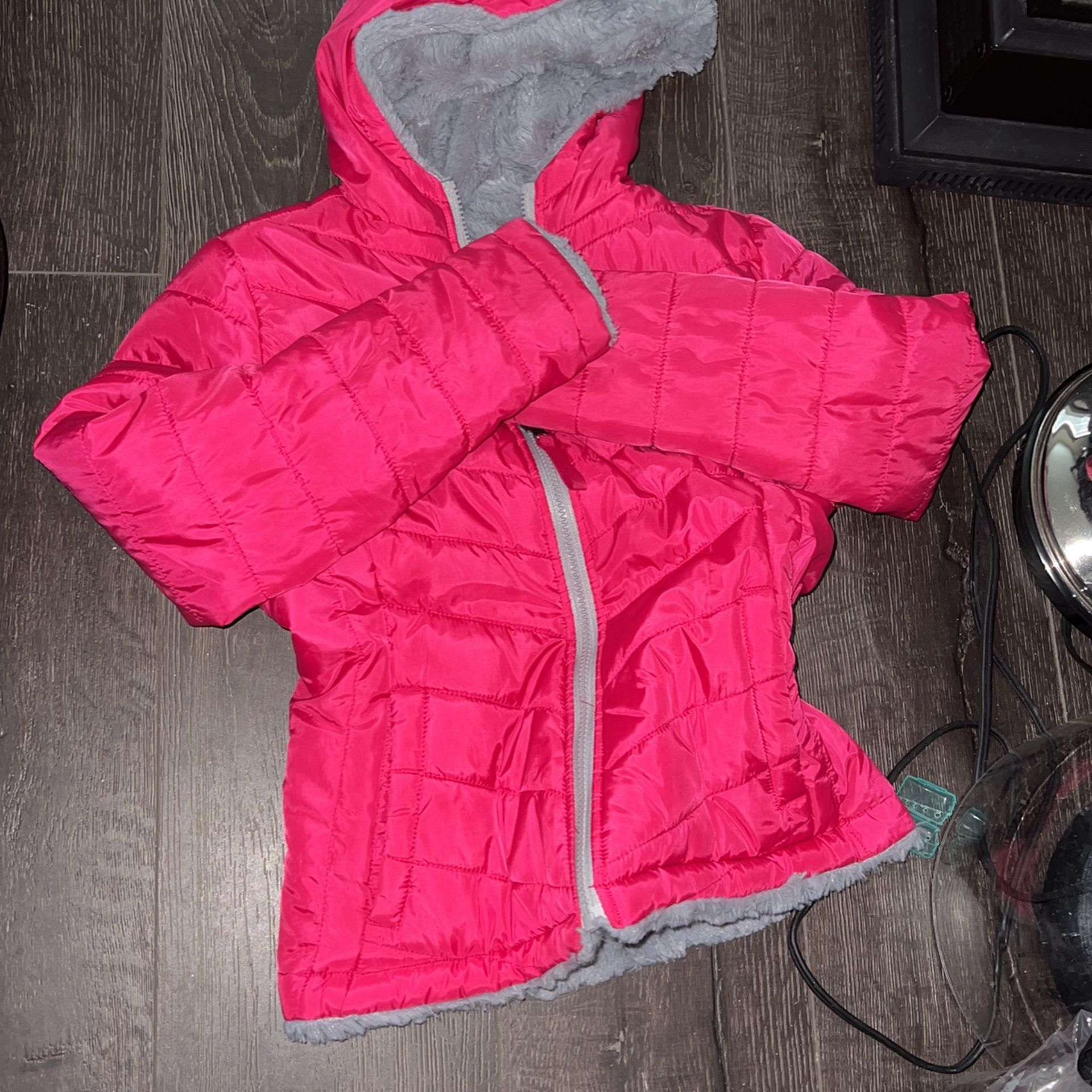 Girls Pink Color Warm Hoodie Jacket For All Seasons And Great For Winter Size 8