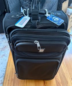 Travelpro FlightCrew5 22" Rollaboard