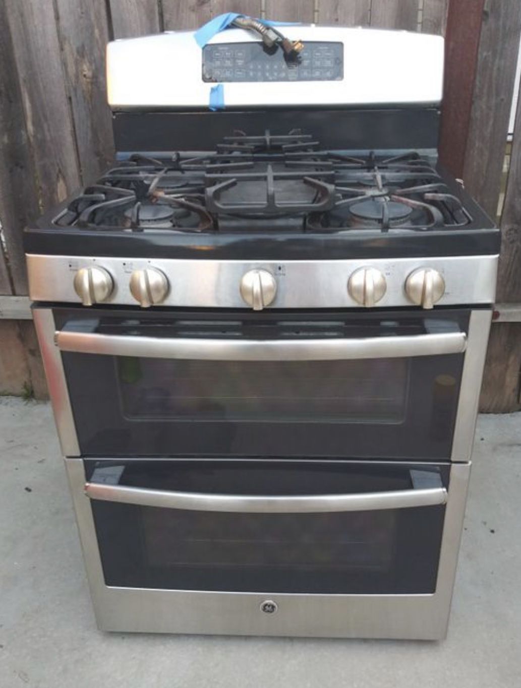 GE Gas stove Range w/ Double Oven - Stainless