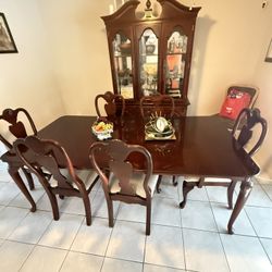 3 NICE PIECES FURNITURE TABLE 6 CHAIRS ENTERTAINMENT CENTER ALL INCLUDED $950 OBO GREAT PIECES